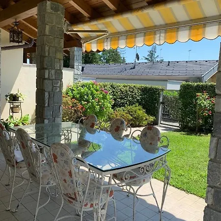Casa Lago Maggiore Hébergement de vacances Lesa